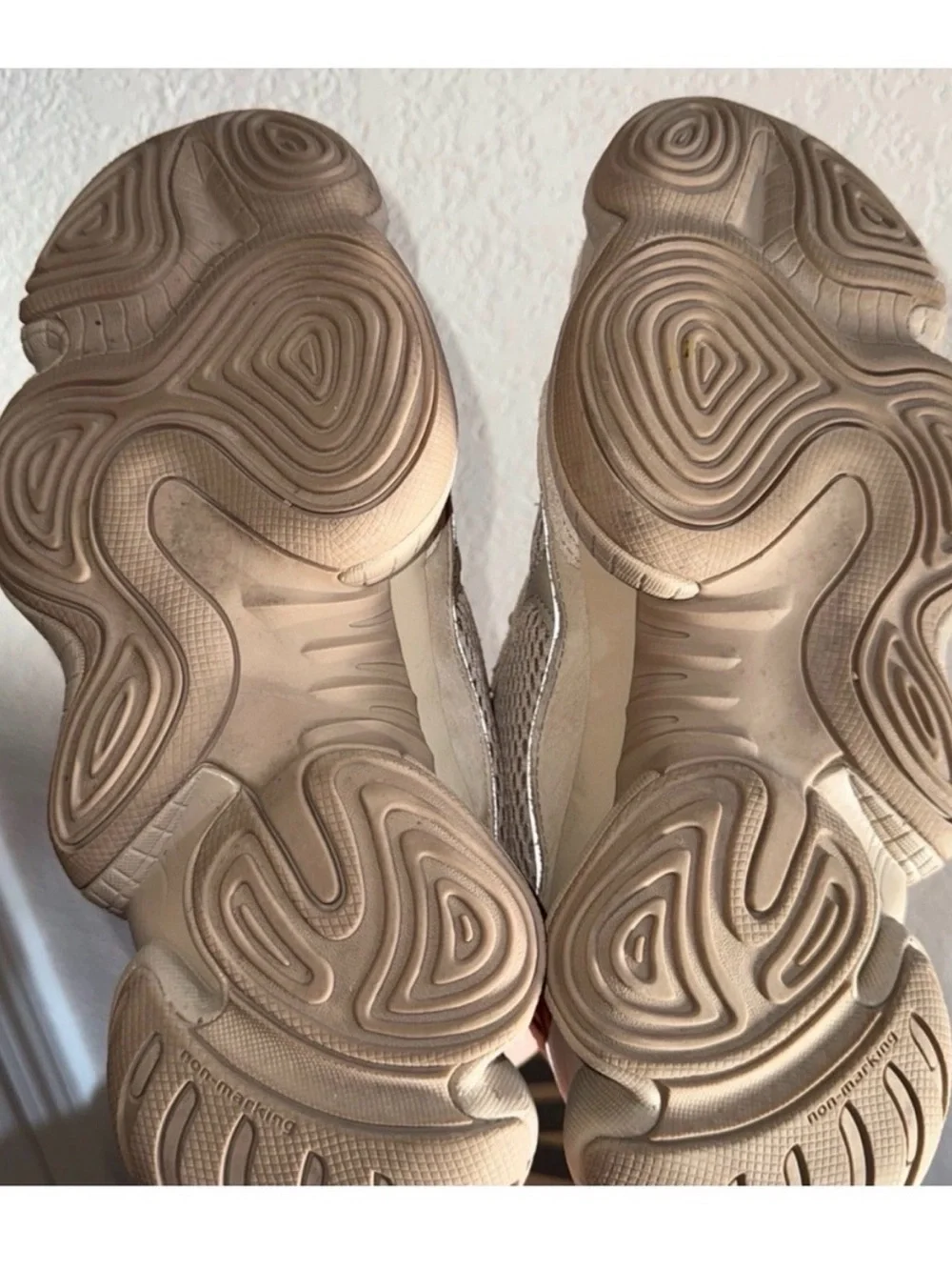 Yeezy authentic 500